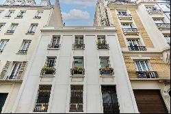 Paris 17th District - A period Town House with great potential