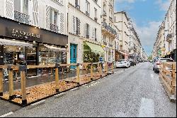 Paris 17th District - A period Town House with great potential