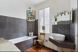 Paris 17th District - A period Town House with great potential