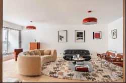 Paris 7th District – A renovated 4-bed apartment