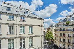 Paris 9th District –  A 2/3 bed apartment enjoying open views