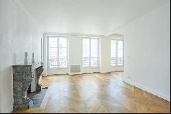 Paris 9th District –  A 2/3 bed apartment enjoying open views