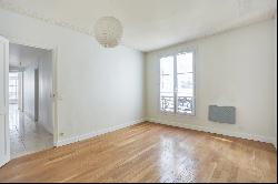 Paris 9th District –  A 2/3 bed apartment enjoying open views