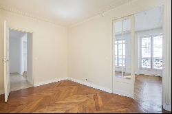 Paris 9th District –  A 2/3 bed apartment enjoying open views