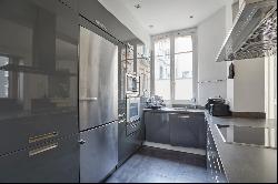 Paris 16th District - A bright 3-bed apartment