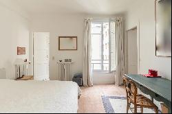 Neuilly-sur-Seine  -  A 5-bed family apartment