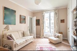 Neuilly-sur-Seine  -  A 5-bed family apartment