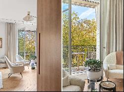 Paris 7th District – A bright 3-bed apartment enjoying superb views