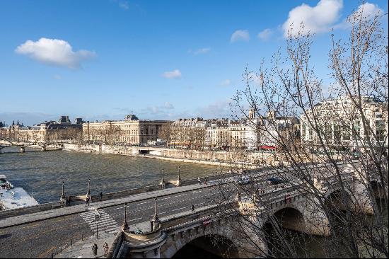 Sale - Apartment Paris 1st (Saint-Germain-l'Auxerrois)