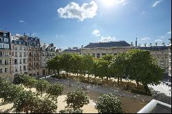 Sale - Apartment Paris 1st (Saint-Germain-l'Auxerrois)