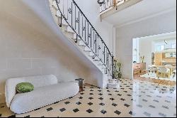 Paris 16th District  - A superb 2/3 bed apartment