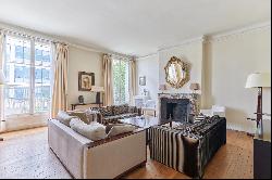 Paris 16th District - An elegant 3/4 bed apartment