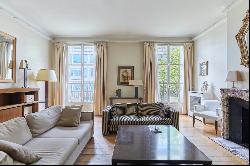 Paris 16th District - An elegant 3/4 bed apartment