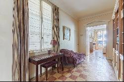 Paris 16th District - An elegant 3/4 bed apartment