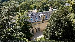 1h from Paris. A remarkable Gothic/Renaissance-style chateau set in 1.2 hectares of groun