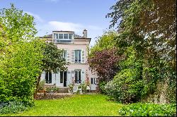 Boulogne North – A magnificent private mansion with an extensive garden