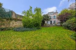 Boulogne North – A magnificent private mansion with an extensive garden