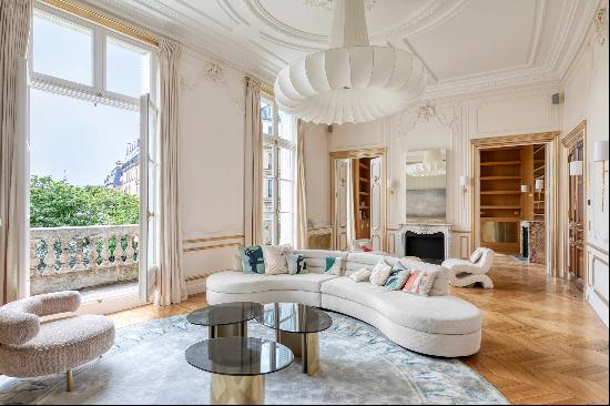 Paris 8th District - An exceptional apartment in a prime location