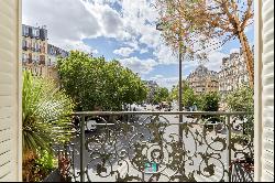 Paris 8th District - A renovated 4-bed apartment