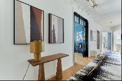 Paris 8th District - A renovated 4-bed apartment