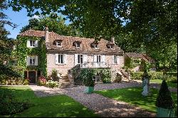 South of Fontainebleau – An 18th century property set in 4 hectares