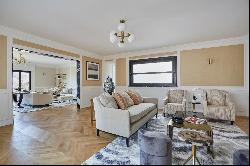 Paris 7th District - An exceptional 4-bed apartment enjoying superb views