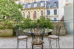 Paris 16th District – A superb 4-bed apartment with two terraces