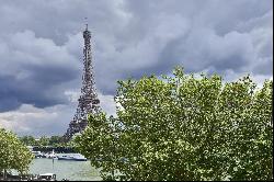 Paris 16th District – A superb 3-bed apartment with a view on Eiffel Tower