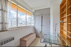 Paris 16th District - A spacious apartment commanding exceptional views