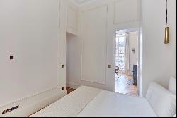 Paris 5th District – An ideal pied a terre - renovated apartment - 4 m height ceilings