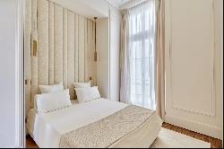 Paris 5th District – An ideal pied a terre - renovated apartment - 4 m height ceilings