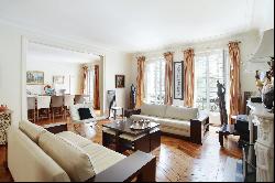 Paris 16th District – A 3/4 bed family apartment