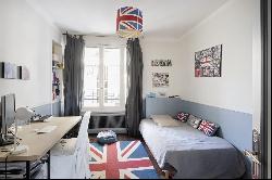 Neuilly-sur-Seine  -  A 4/5 bed apartment