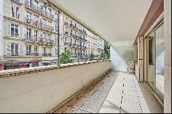 Paris 14th District –  A 3-bed apartment with a terrace and balcony