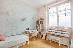 Paris 16th District –A superb 3-bed apartment with a garden