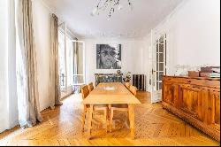 Paris 17th District - Niel. Quadruple reception - 4 bedrooms.