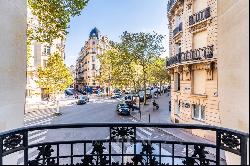 Paris 17th District - Niel. Quadruple reception - 4 bedrooms.