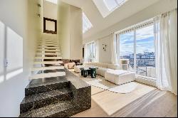 Paris 16th District - An exceptional penthouse apartment with a 100 sqm terrace