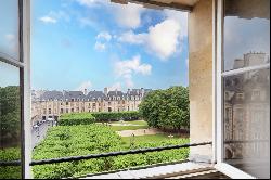 Paris 4th District – An exceptional 2/3 bed apartment in a prime location