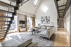 Paris 8th District –  A magnificent split-level apartment