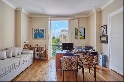 Paris 16th District –  An elegant 2/3 bed apartment