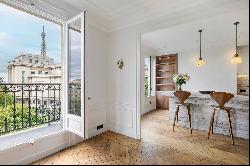 Paris 16th District – A renovated 4-bed apartment commanding superb views