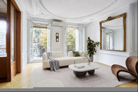 Paris 5th District - A 3-bed apartment in a prime location