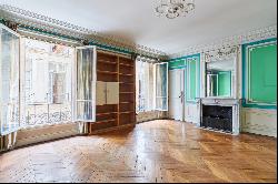 Paris 6th District - Jardin du Luxembourg - Apartment to be renovated