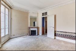 Paris 6th District - Jardin du Luxembourg - Apartment to be renovated