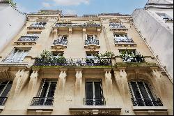 Paris 6th District - Jardin du Luxembourg - Apartment to be renovated