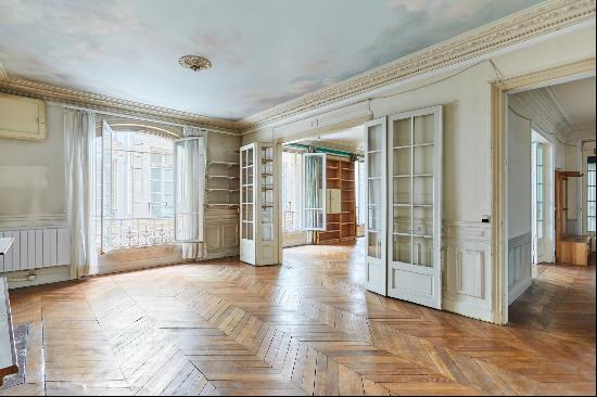 Paris 6th District - Jardin du Luxembourg - Apartment to be renovated