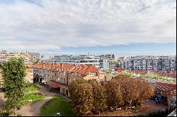 Paris 15th District -  A 4-bed family apartment