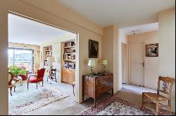 Paris 15th District -  A 4-bed family apartment