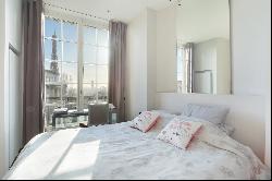 Paris 16th District - A magnificent apartment enjoying an Eiffel Tower view